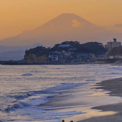 8月28日四大证券报头版头条内容精华摘要